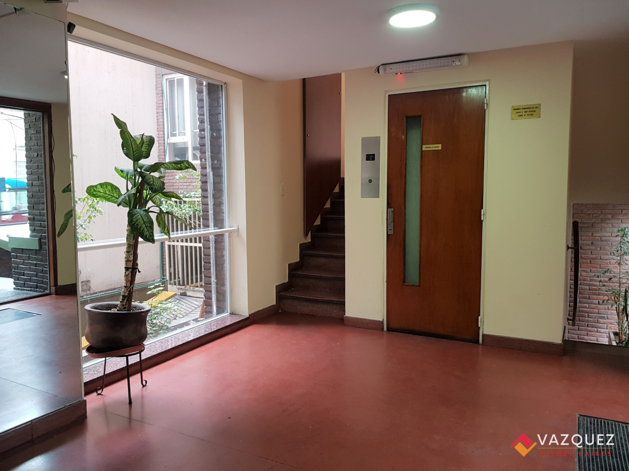 Oficina con Cochera Ideal Consultorio 