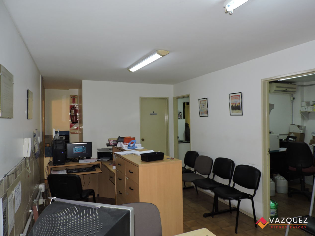 Oficina con Cochera Ideal Consultorio 