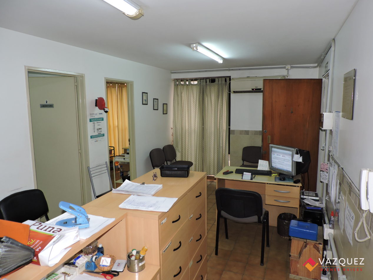 Oficina con Cochera Ideal Consultorio 
