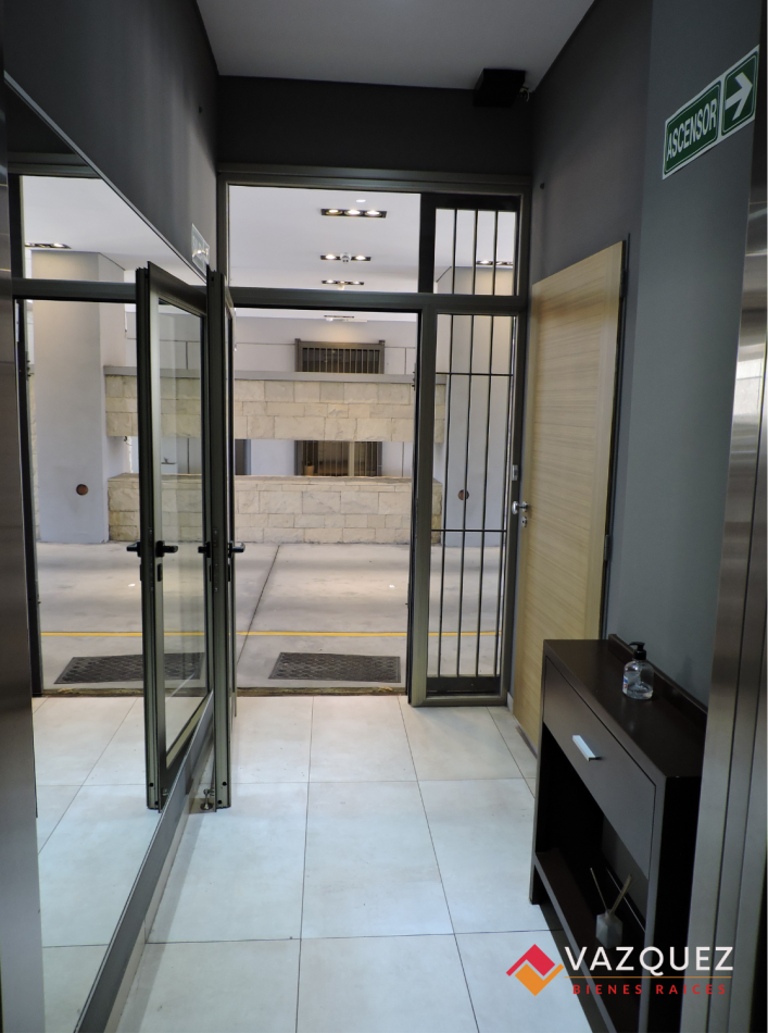 Moderna Oficina Con Cochera. Financiacion