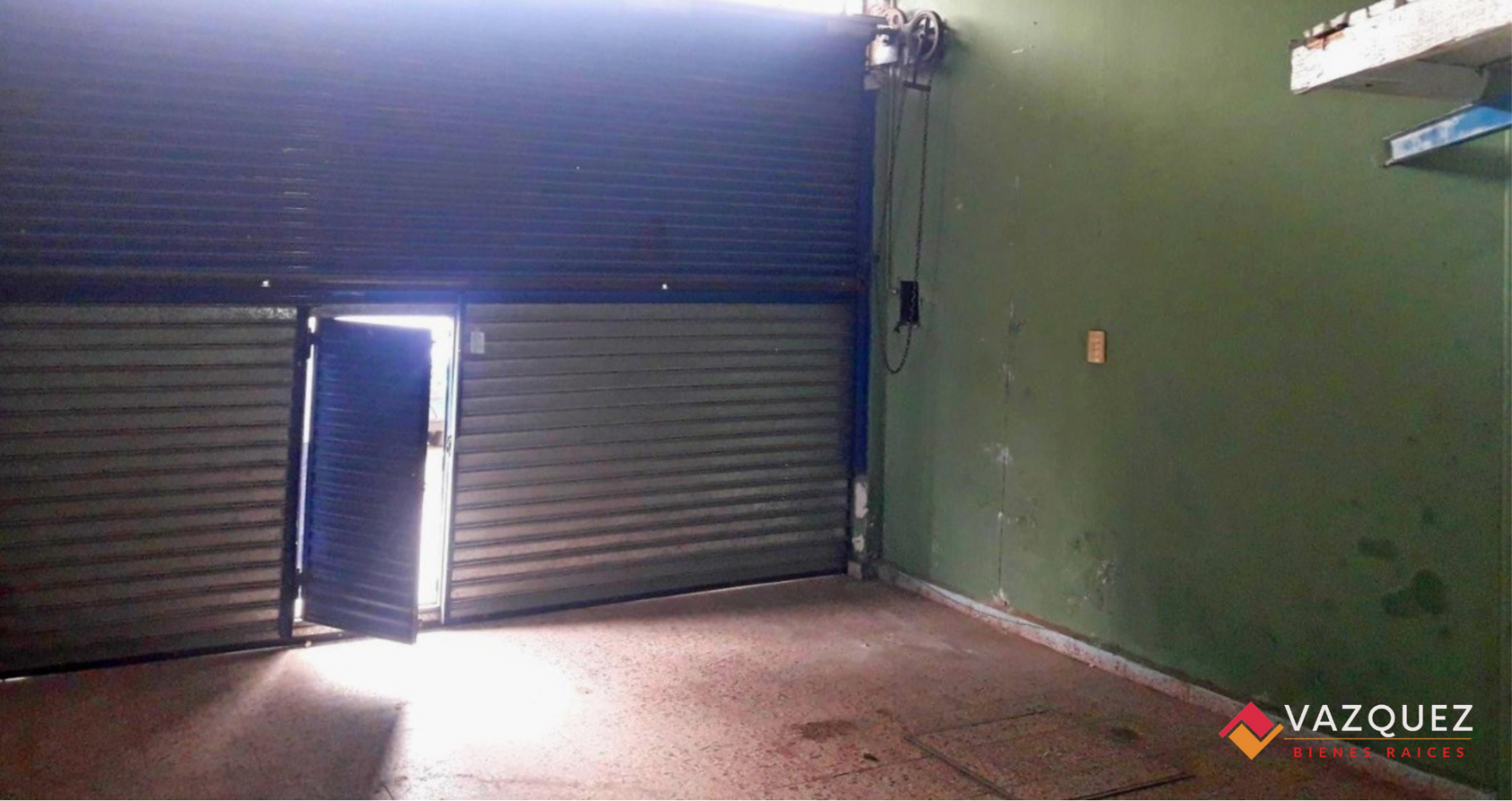 Local Sobre Avenida Camino de Cintura