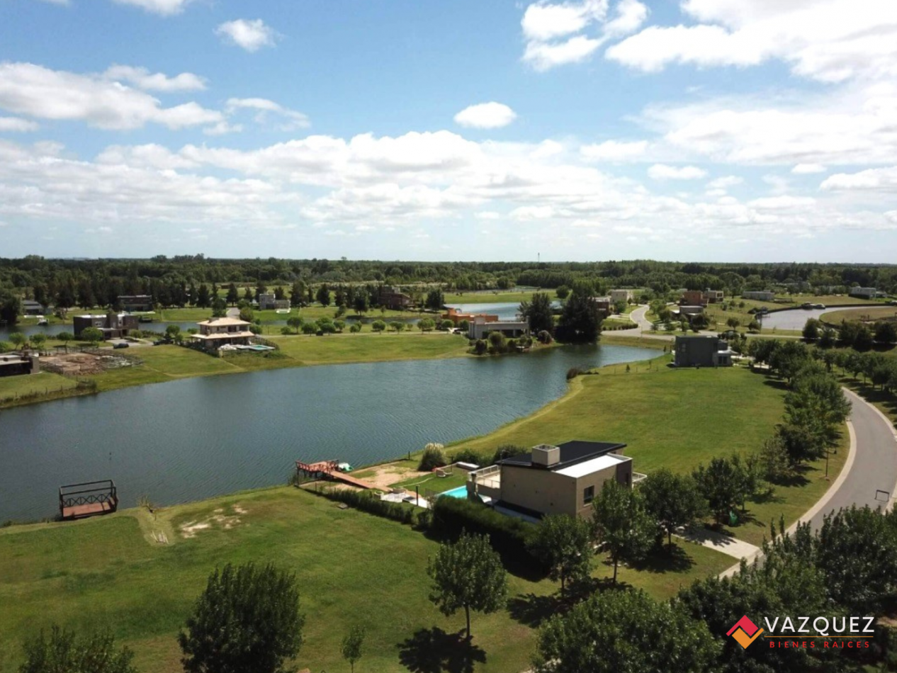 Lote a la Laguna Club Nautico El Cazal