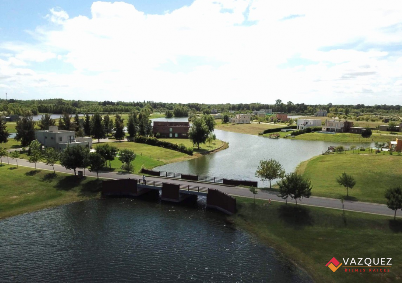 Lote a la Laguna Club Nautico El Cazal