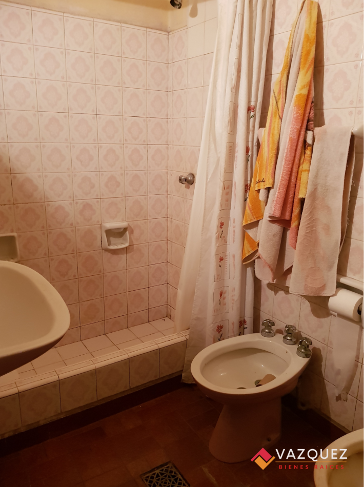 Dos Dptos 3 Ambientes mas Monoambiente en Block