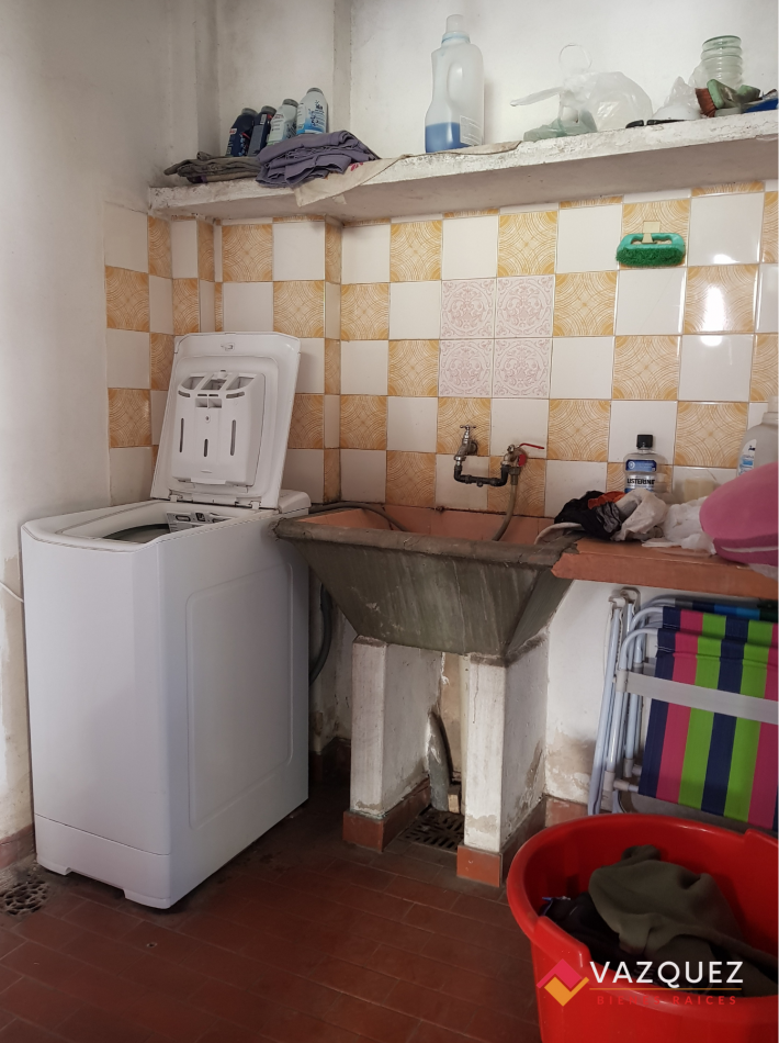 Dos Dptos 3 Ambientes mas Monoambiente en Block