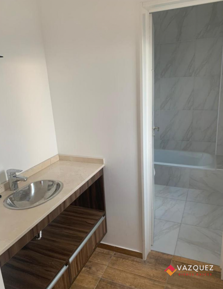 Departamento Tres Ambientes en Duplex con Cochera