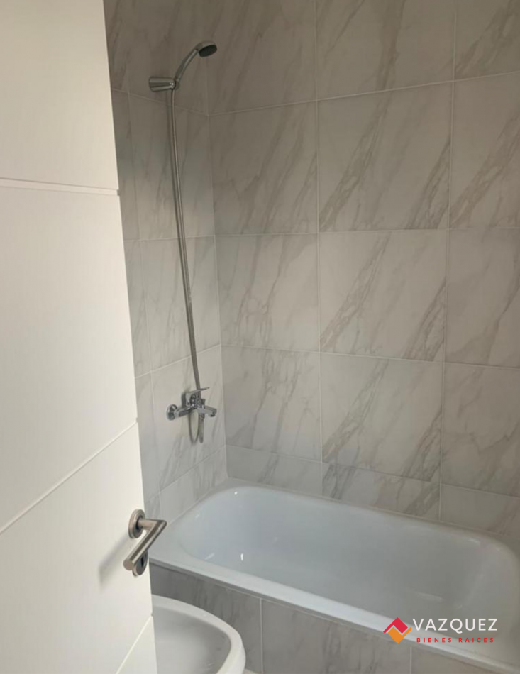 Departamento Tres Ambientes en Duplex con Cochera