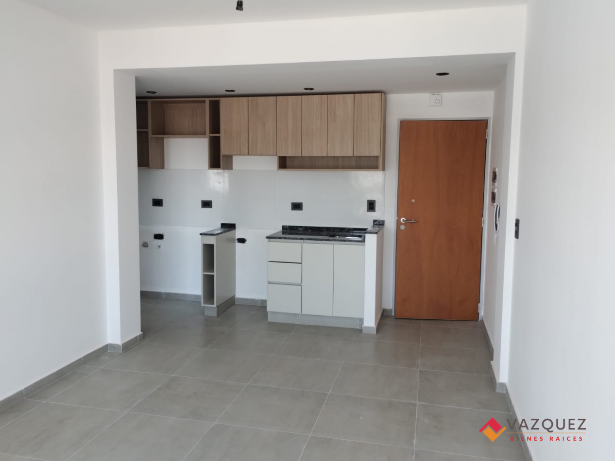 Departamento 2 ambientes con Cochera Descubierta A