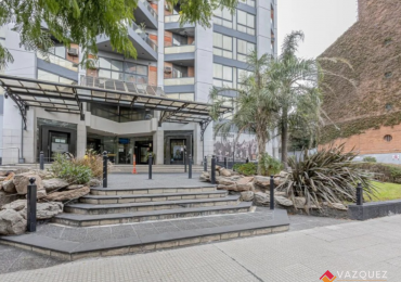 Torres Gemelas Oficina amplia Recepcion y Privado